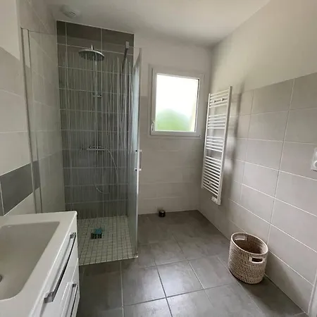 Les Pins*calme*confort*piscine Villa *